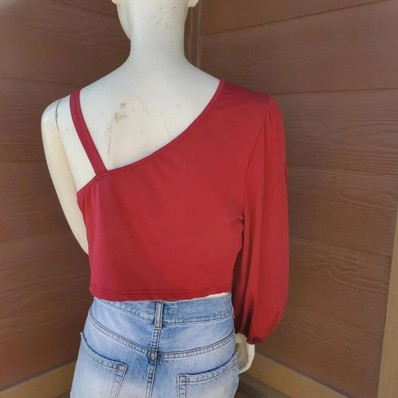 SHEIN Curve Red and Gold Crop Top Blouse Size 0XL Chain Detail NWOT - Picture 8 of 15